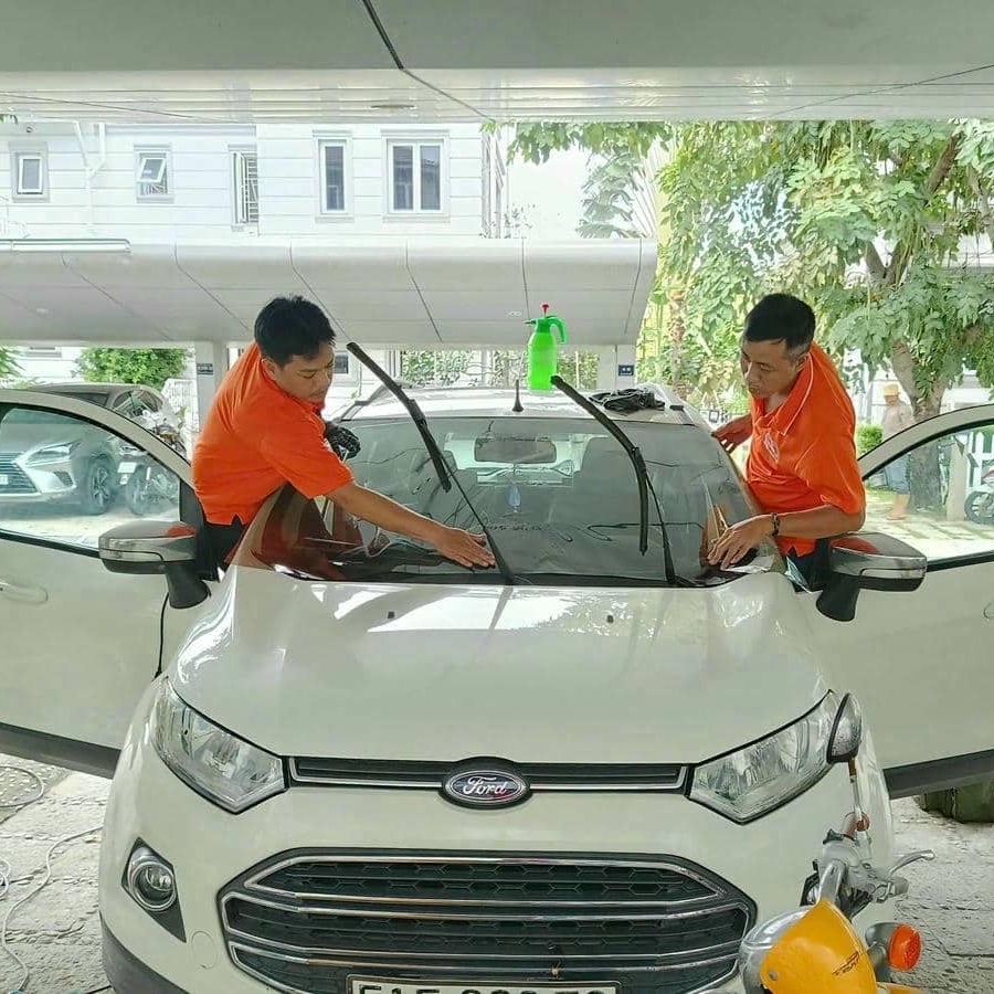 Dán phim cách nhiệt bảo vệ chống nắng – Giải pháp tối ưu cho cuộc sống hiện đại